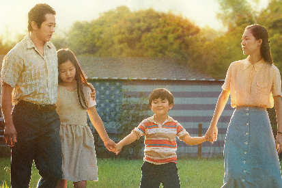 어둡고 낯선 곳에 스며드는 따스한 한 줄기 빛 - 영화 <미나리>